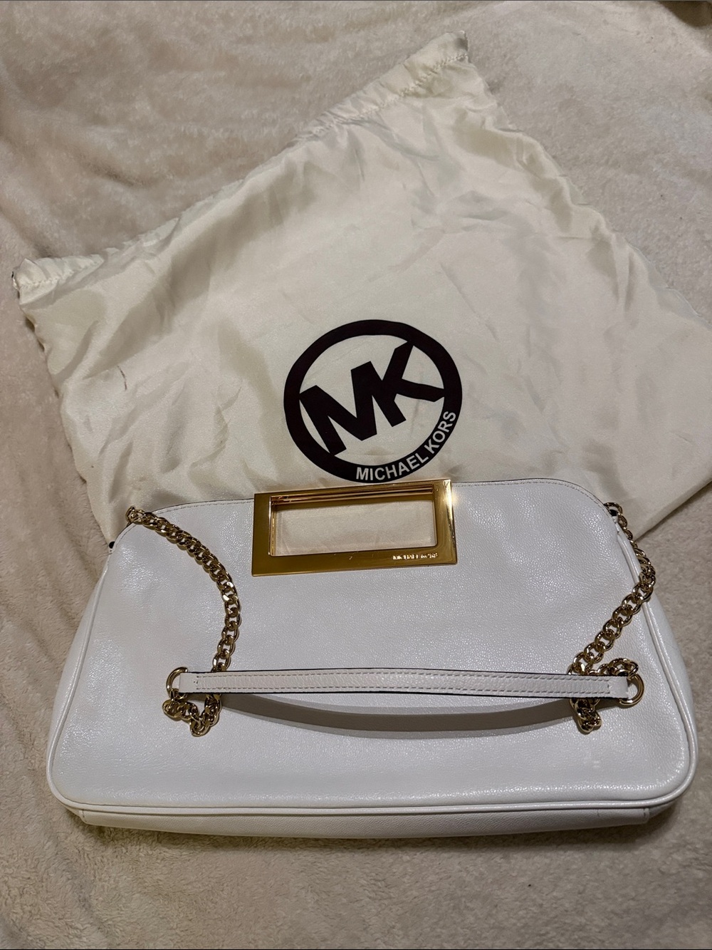 Michael Kors White Leather Shoulder Bag with Gold Hardware